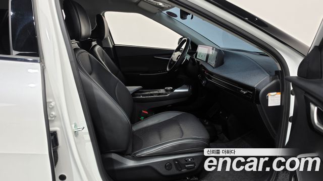 Kia EV6 2023 — photo 16