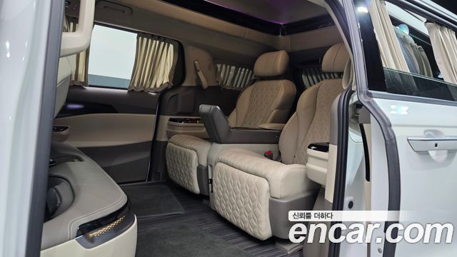 Kia Canival 2022 — photo 17