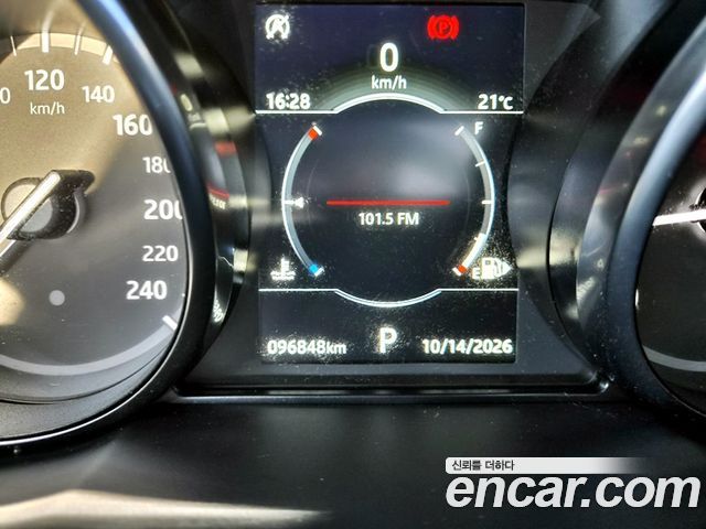 Land Rover Discovery Sport 2018 — photo 11