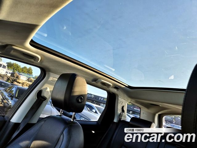 Land Rover Discovery Sport 2018 — photo 12