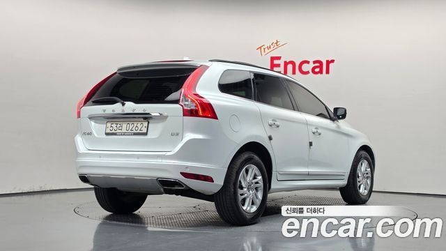 Volvo XC60 2016 — photo 2