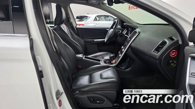 Volvo XC60 2016 — photo 11