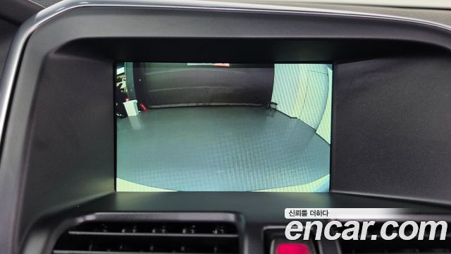 Volvo XC60 2016 — photo 15