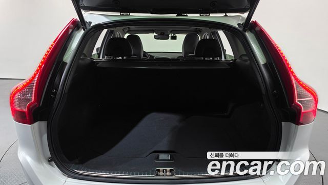 Volvo XC60 2016 — photo 20