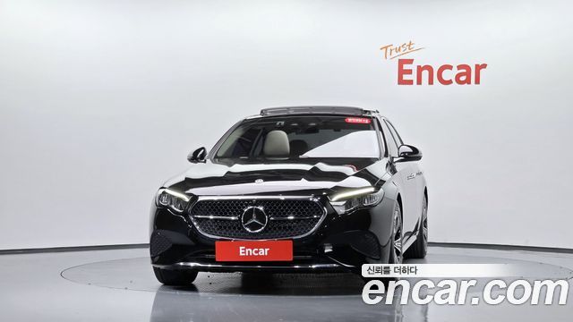 Mercedes-Benz E-Class 2024 — photo 3