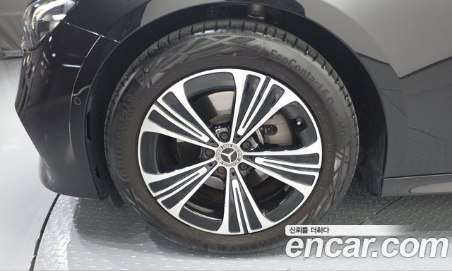 Mercedes-Benz E-Class 2024 — photo 5