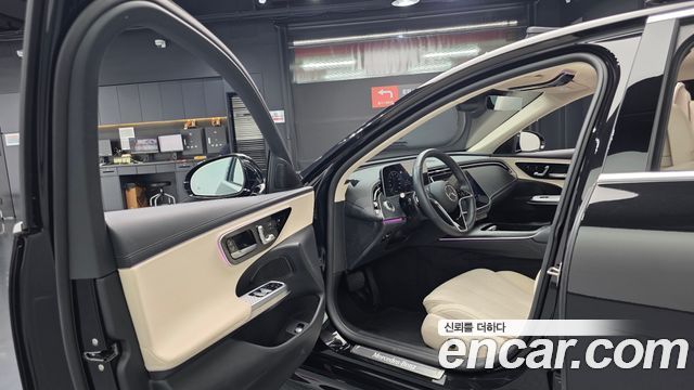 Mercedes-Benz E-Class 2024 — photo 11