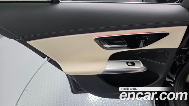 Mercedes-Benz E-Class 2024 — photo 13