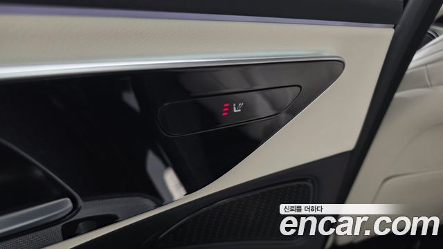Mercedes-Benz E-Class 2024 — photo 31
