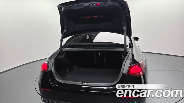 Mercedes-Benz E-Class 2024 — photo 34