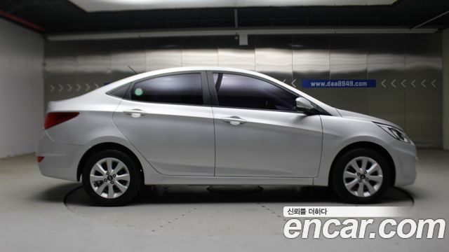 Hyundai Accent 2015 — photo 17