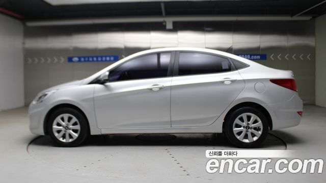 Hyundai Accent 2015 — photo 18