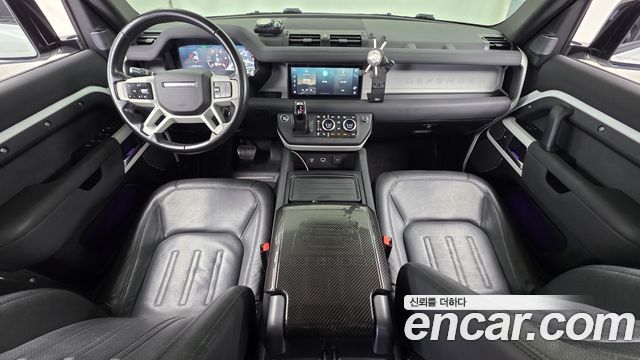 Land Rover Defender 2022 — photo 10