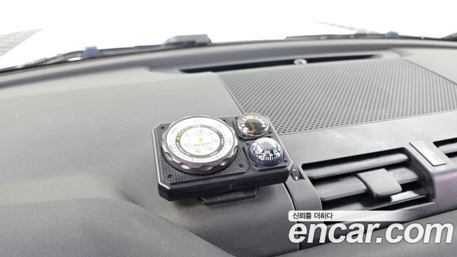 Land Rover Defender 2022 — photo 30