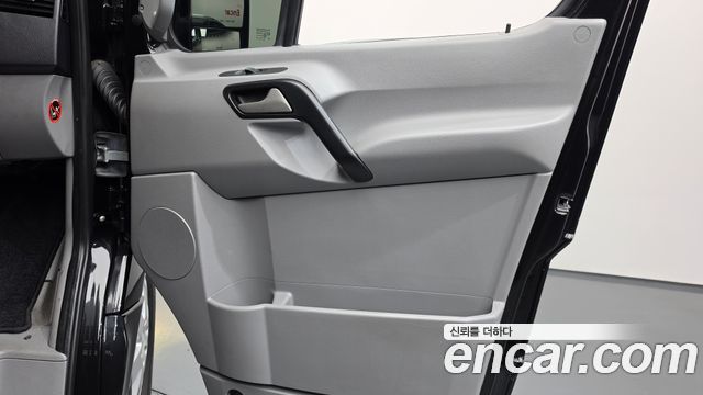 Mercedes-Benz Sprinter 2017 — photo 15