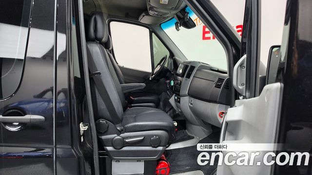 Mercedes-Benz Sprinter 2017 — photo 16