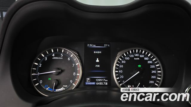 Infiniti Q50 2018 — photo 11
