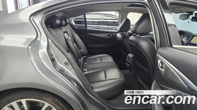 Infiniti Q50 2018 — photo 17