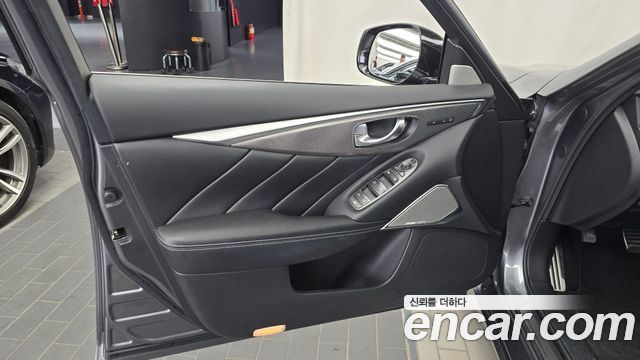 Infiniti Q50 2018 — photo 14