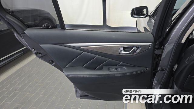 Infiniti Q50 2018 — photo 15