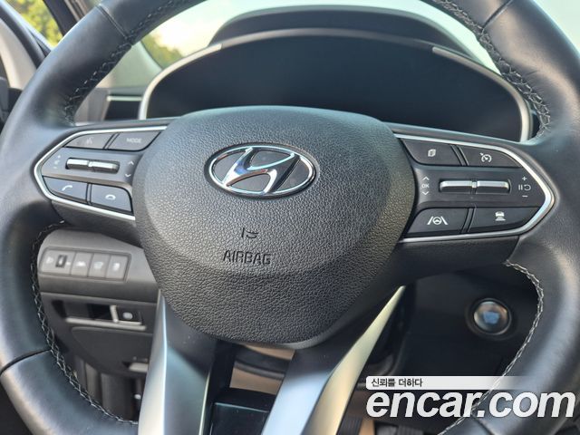 Hyundai Santafe 2023 — photo 16