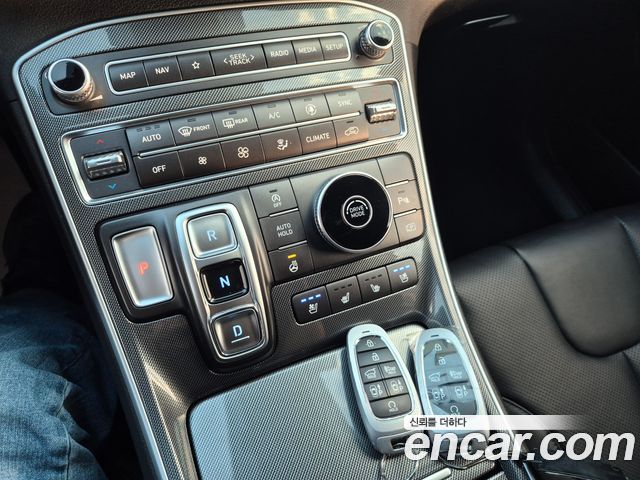 Hyundai Santafe 2023 — photo 17