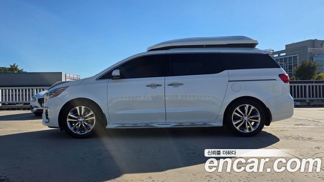 Kia Canival 2017 — photo 4