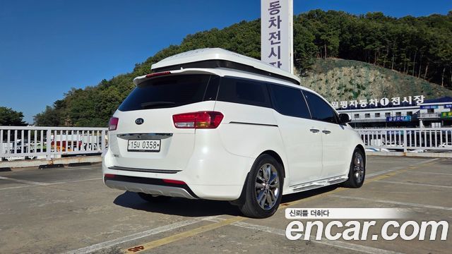 Kia Canival 2017 — photo 8