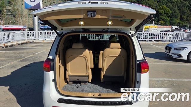 Kia Canival 2017 — photo 9