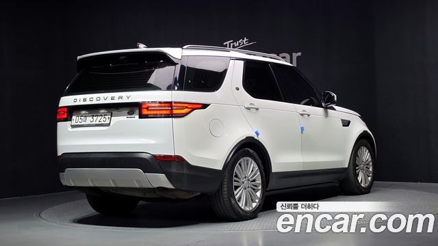 Land Rover Discovery 2017 — photo 2