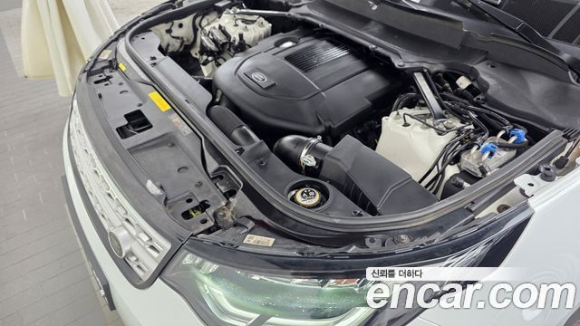 Land Rover Discovery 2017 — photo 6