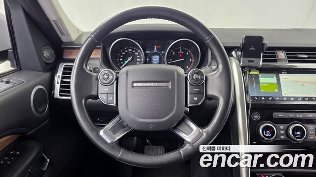 Land Rover Discovery 2017 — photo 13