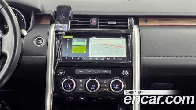 Land Rover Discovery 2017 — photo 14