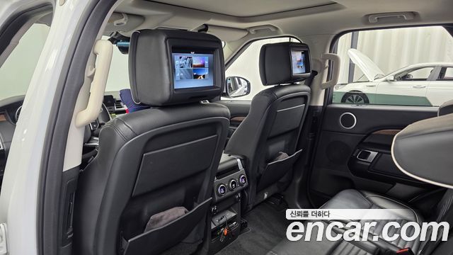 Land Rover Discovery 2017 — photo 17