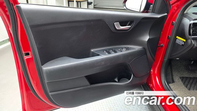 Kia Stonic 2019 — photo 14