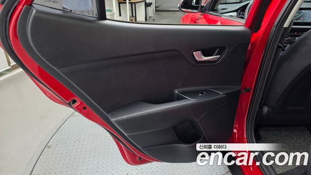 Kia Stonic 2019 — photo 15