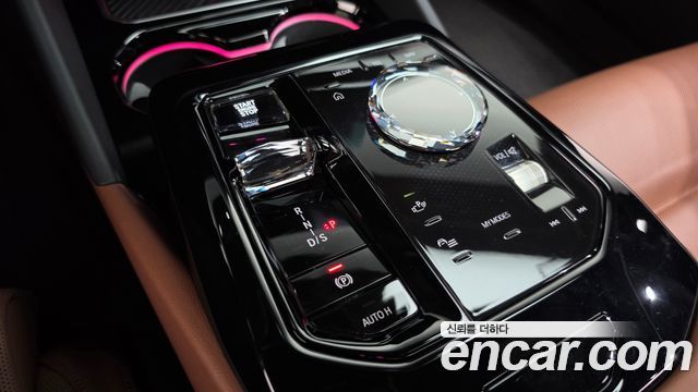 BMW 5-Series 2024 — photo 12