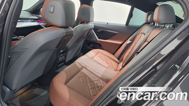 BMW 5-Series 2024 — photo 17