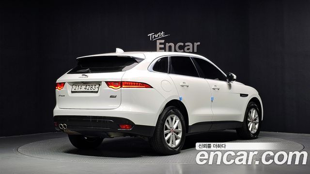 Jaguar F-PACE 2018 — photo 2