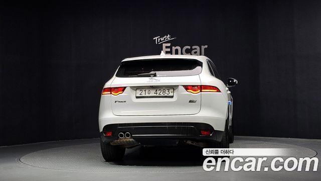 Jaguar F-PACE 2018 — photo 4