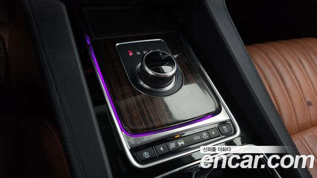 Jaguar F-PACE 2018 — photo 12