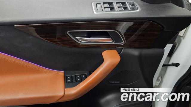 Jaguar F-PACE 2018 — photo 32