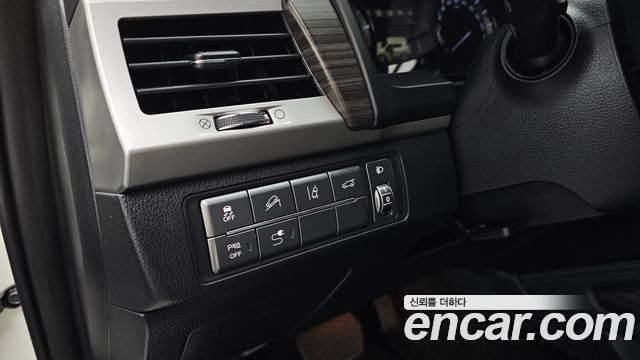 KG Mobility Rexton 2018 — photo 28