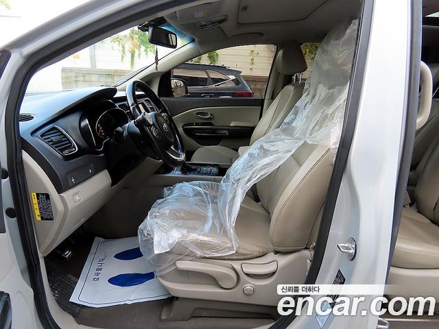 Kia Canival 2016 — photo 5
