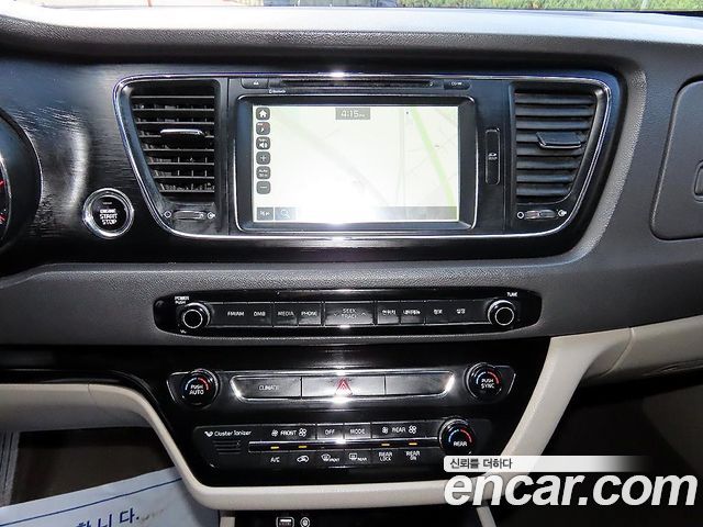 Kia Canival 2016 — photo 12