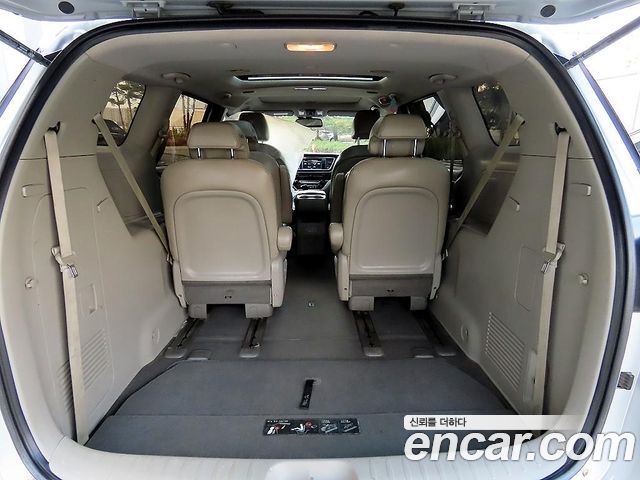 Kia Canival 2016 — photo 17