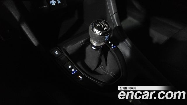 Hyundai Veloster 2019 — photo 12