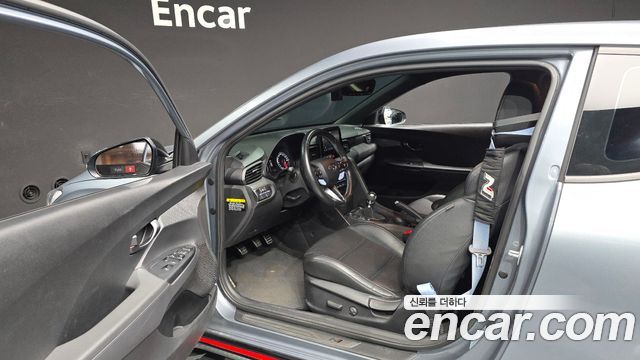 Hyundai Veloster 2019 — photo 13