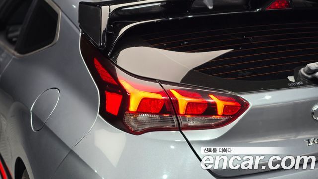 Hyundai Veloster 2019 — photo 9