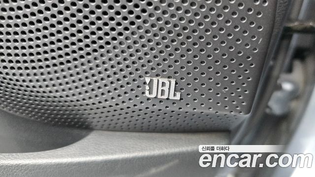 Hyundai Veloster 2019 — photo 27